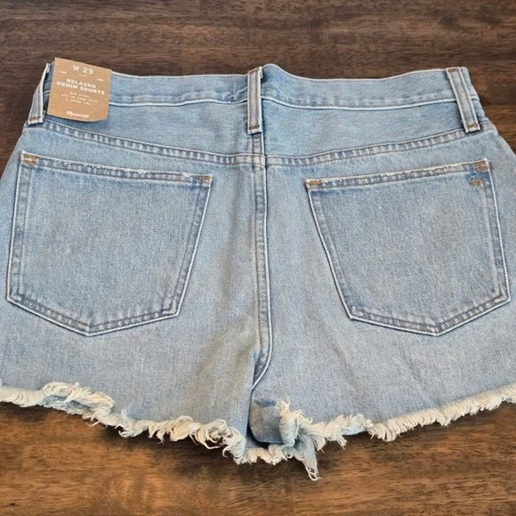 NWT Madewell Relaxed Denim Shorts Mid Rise Frayed Hem W29 Light Wash - Picture 2 of 6